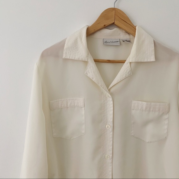 Vintage creamy white long-sleeve button-down shirt - Picture 2 of 2